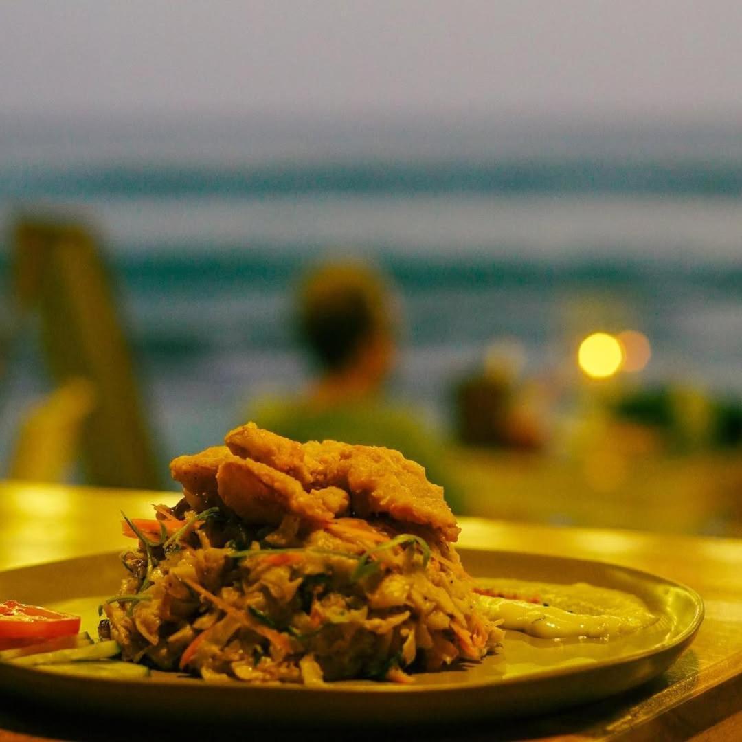 Coral Beach Hotel Mirissa Bagian luar foto