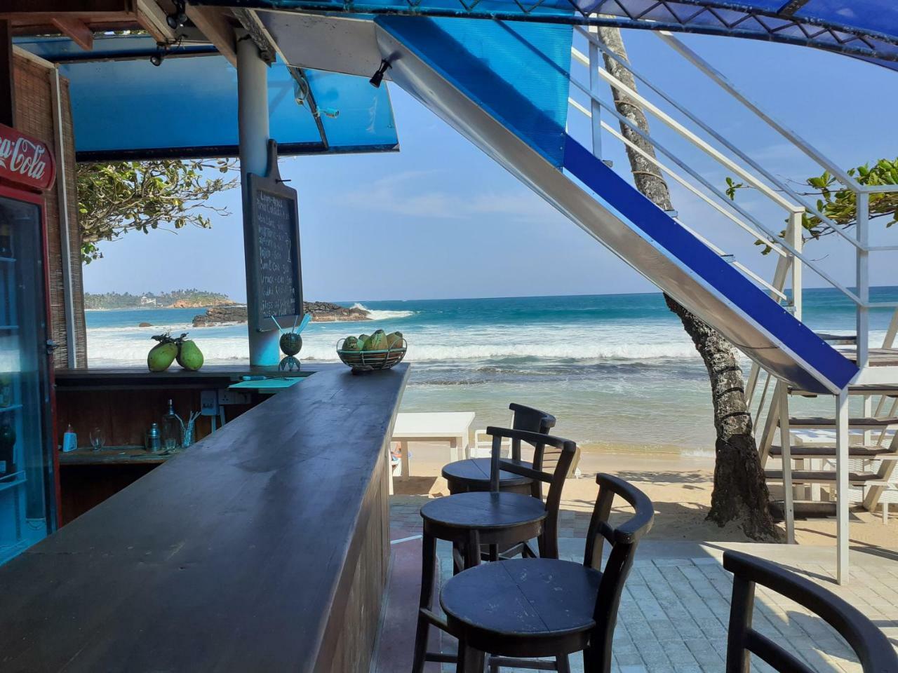 Coral Beach Hotel Mirissa Bagian luar foto